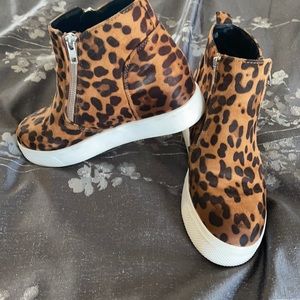 Leopard print booties size 7.5 wide